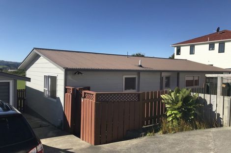 Photo of property in 41a Horokiwi Road West, Newlands, Wellington, 6037