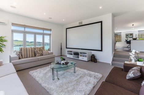 Photo of property in 10 Hanmer Cove, Aotea, Porirua, 5024