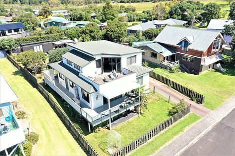 Photo of property in 4a Moray Place, Whiritoa, Whangamata, 3691