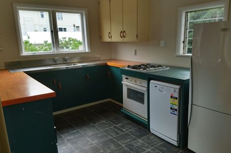 Photo of property in 11 Oku Street, Island Bay, Wellington, 6023