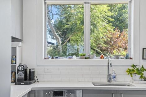 Photo of property in 13 Helleur Road, Massey, Auckland, 0614