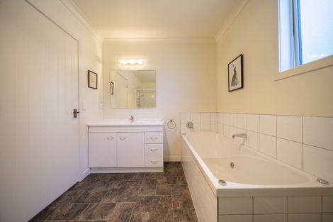 Photo of property in 1059 Hillside Manapouri Road, Manapouri, Te Anau, 9679