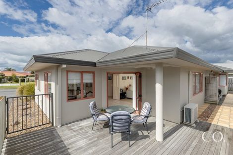 Photo of property in 62 Dalton Drive, Papamoa Beach, Papamoa, 3118