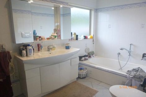Photo of property in 17 Sea Vista Avenue, Beach Haven, Auckland, 0626