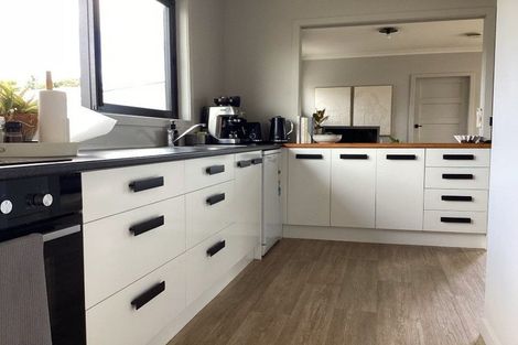 Photo of property in 132 Ngamotu Road, Spotswood, New Plymouth, 4310