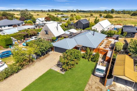 Photo of property in 27 Reserve Road, Waikuku Beach, 7473
