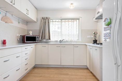 Photo of property in 66a Parrs Cross Road, Henderson, Auckland, 0612