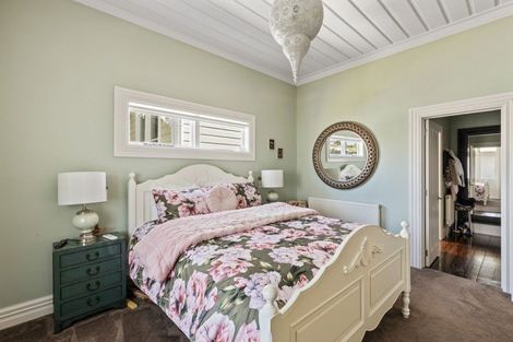 Photo of property in 122 Hine Street, New Plymouth, 4310