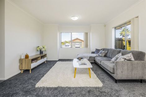 Photo of property in 34 Tussock Avenue, Mangere, Auckland, 2022