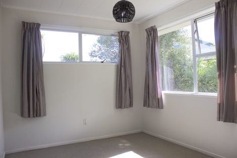 Photo of property in 1/114 Sycamore Drive, Sunnynook, Auckland, 0620