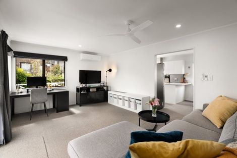 Photo of property in 80b Aviemore Drive, Highland Park, Auckland, 2010
