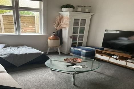 Photo of property in 7 Derby Street, Mount Victoria, Wellington, 6011