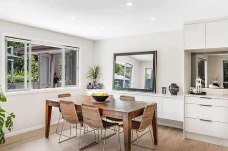 Photo of property in 100 Beach Road, Mellons Bay, Auckland, 2014