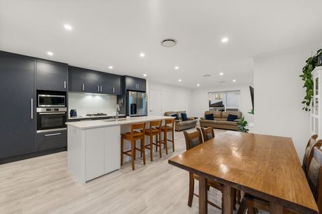 Photo of property in 55 Accolage Boulevard, Kumeu, 0810