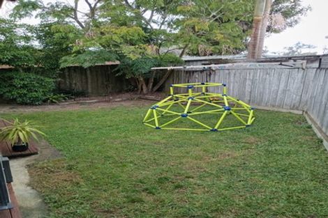 Photo of property in 2 Preston Avenue, Henderson, Auckland, 0610