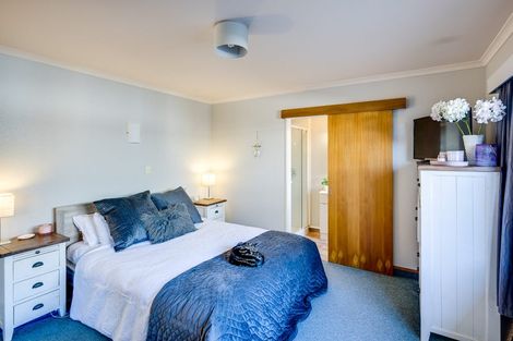 Photo of property in 5a Montague Way, Taradale, Napier, 4112