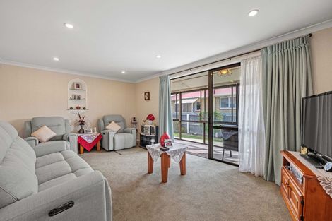 Photo of property in 38 Frensham Crescent, Woolston, Christchurch, 8062