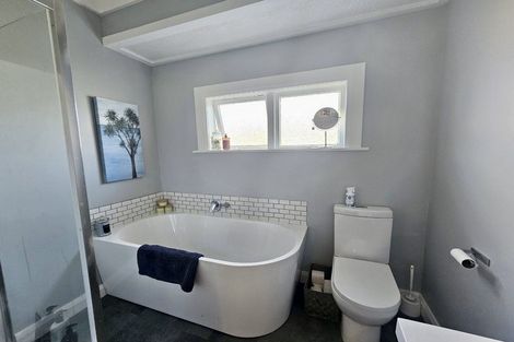 Photo of property in 56 Queenwood Road, Levin, 5510