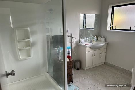 Photo of property in 50 Kayes Road, Pukekohe, 2120