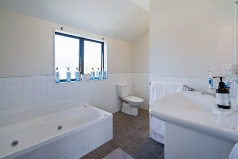 Photo of property in 107a Kings Drive, Wanaka, 9305