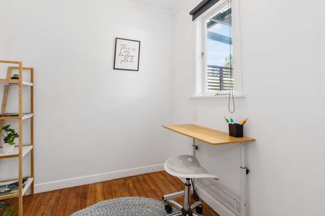 Photo of property in 64 Gloucester Road, Manurewa, Auckland, 2102