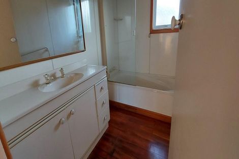 Photo of property in 434 Old Te Atatu Road, Te Atatu Peninsula, Auckland, 0610