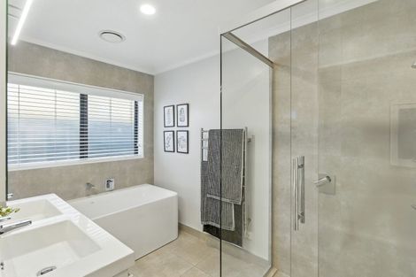 Photo of property in 10 Cottonwood Close, Paraparaumu Beach, Paraparaumu, 5032