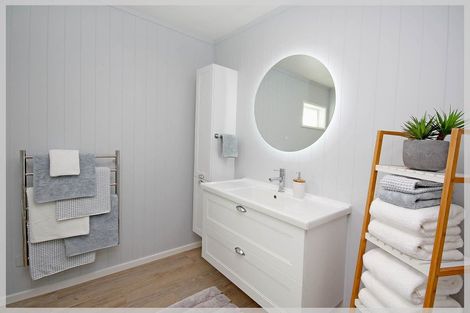 Photo of property in 10a Pratt Avenue, Foxton Beach, Foxton, 4815
