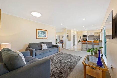 Photo of property in 8 Amesbury Rise, Henderson, Auckland, 0612