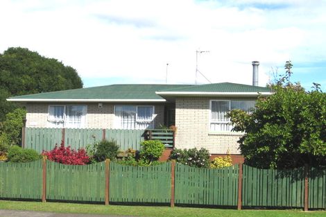 Photo of property in 94 Priestley Drive, Bucklands Beach, Auckland, 2014