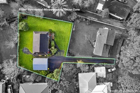 Photo of property in 16 St Catherine Crescent, West Harbour, Auckland, 0618