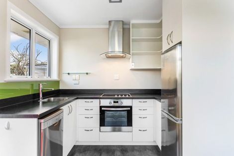 Photo of property in 7a Sequoia Place, Maoribank, Upper Hutt, 5018