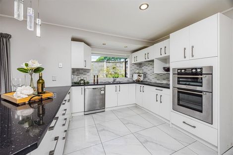 Photo of property in 6 Majesty Place, Half Moon Bay, Auckland, 2012