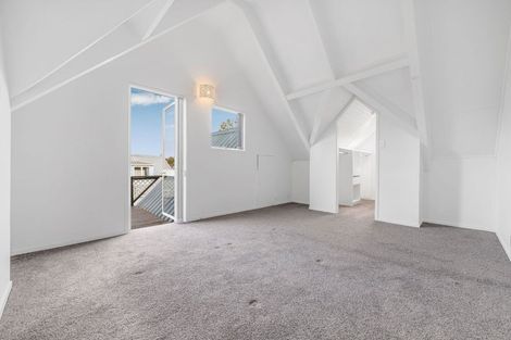 Photo of property in 44 Eugenia Rise, Totara Heights, Auckland, 2105
