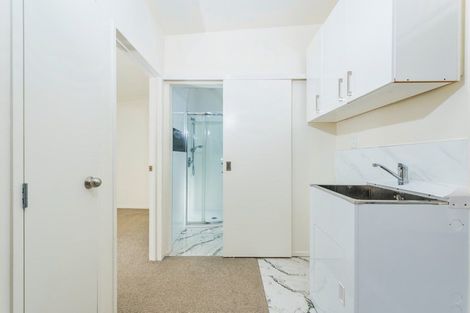 Photo of property in 2 Doone Place, Massey, Auckland, 0614