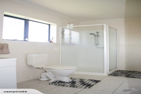 Photo of property in 8 Sid Place, Mangere, Auckland, 2022