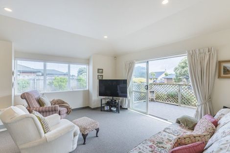 Photo of property in 100 Michael Road, Paraparaumu Beach, Paraparaumu, 5032