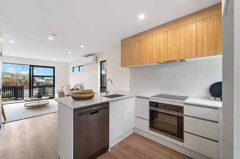 Photo of property in 1/478 West Coast Road, Glen Eden, Auckland, 0602