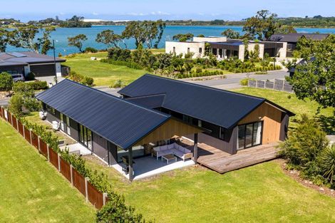 Photo of property in 2 William Gilbert Drive, Mangawhai, 0505