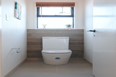 Photo of property in 10 Ludlow Place, Parklands, Christchurch, 8083