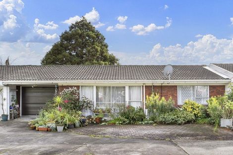 Photo of property in 2/729 Te Atatu Road, Te Atatu Peninsula, Auckland, 0610