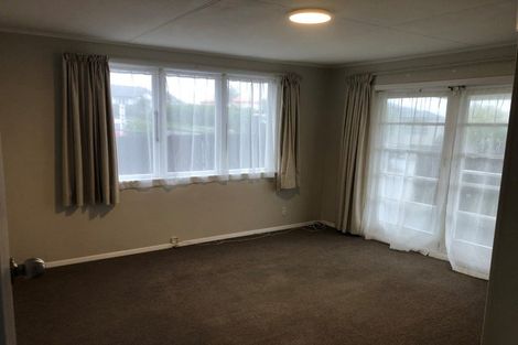 Photo of property in 47 Luckens Road, West Harbour, Auckland, 0618