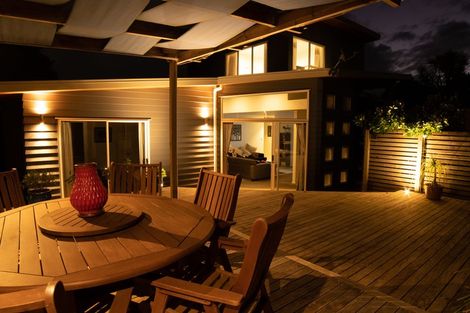 Photo of property in 13a Graham Avenue, Te Atatu Peninsula, Auckland, 0610