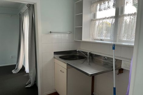 Photo of property in 99 Gloria Avenue, Te Atatu Peninsula, Auckland, 0610