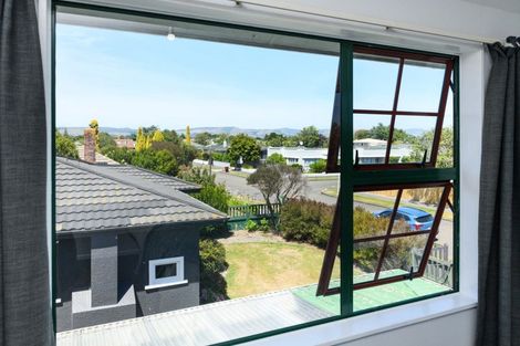 Photo of property in 5 Rangitira Avenue, Palmerston North, 4414