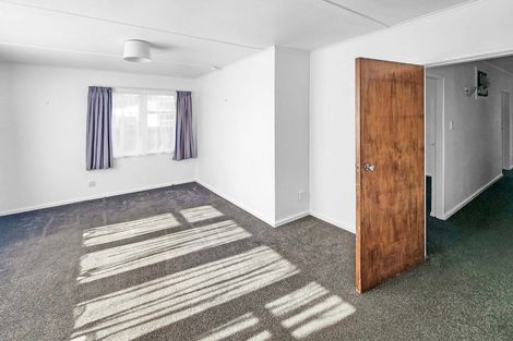 Photo of property in 15 Hunter Street, Taita, Lower Hutt, 5011