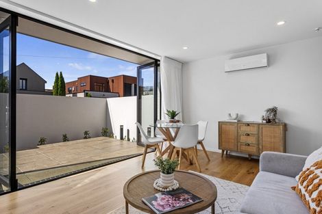 Photo of property in 40 Clare Road, St Albans, Christchurch, 8014