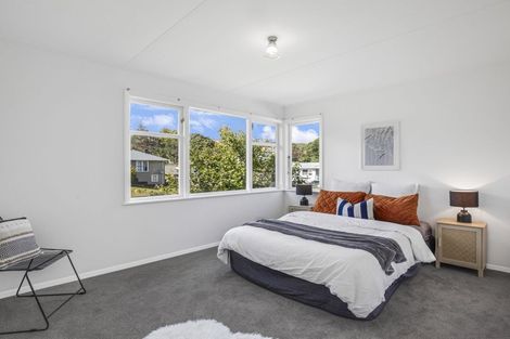 Photo of property in 6 Hampshire Street, Cannons Creek, Porirua, 5024