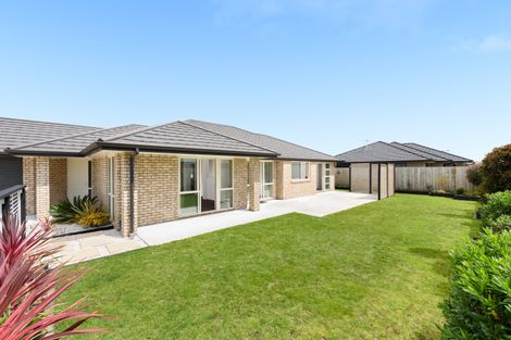 Photo of property in 28 Rainey Crescent, Papamoa Beach, Papamoa, 3118