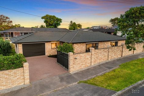 Photo of property in 70a Sturges Road, Henderson, Auckland, 0612